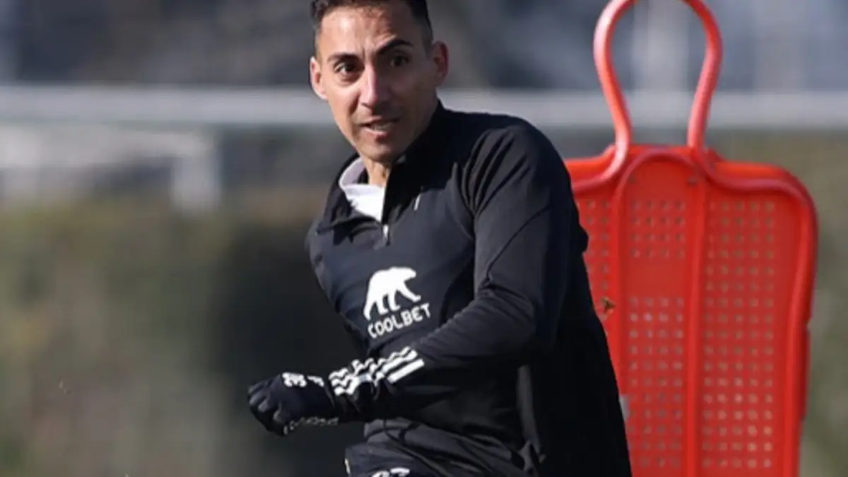 Javier Correa podría debutar con Colo-Colo.