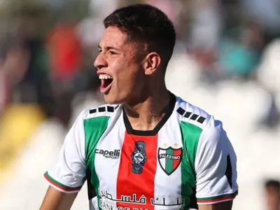Revelan la postura de Palestino ante el interés de Colo-Colo por fichar a Iván Román