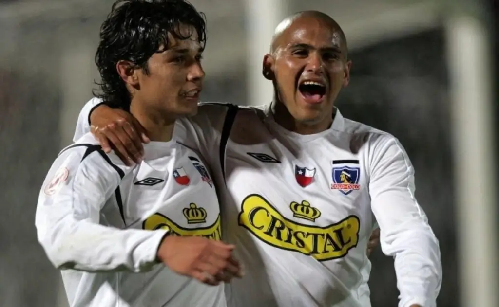 Matías Fernández y Humberto Suazo fueron compañeros en Colo-Colo durante la temporada 2006.