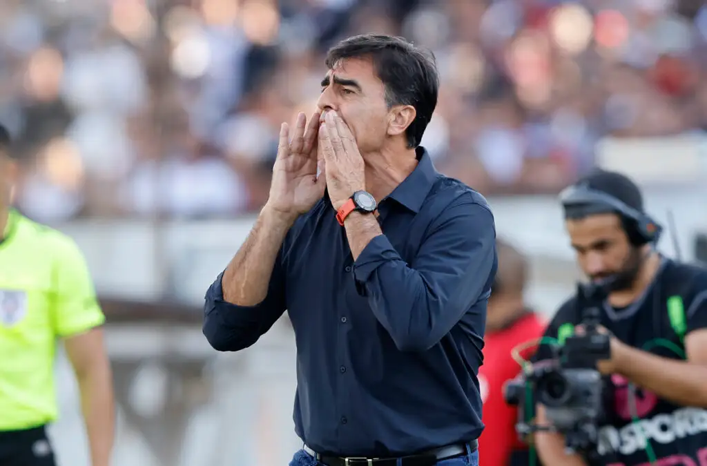 Gustavo Quinteros prepara múltiples modificaciones en el once titular de Colo-Colo para enfrentara a Unión la Calera.