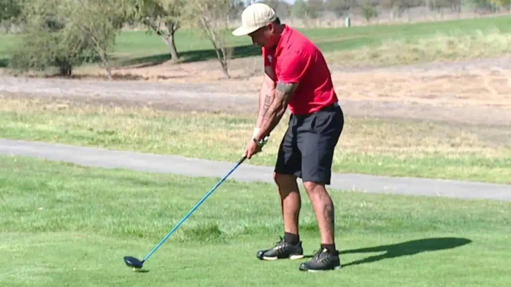 Esteban Paredes aprovecha su tiempo jugando golf.