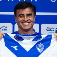 Gustavo Quinteros se mete en el camino de Colo-Colo por cotizado goleador uruguayo