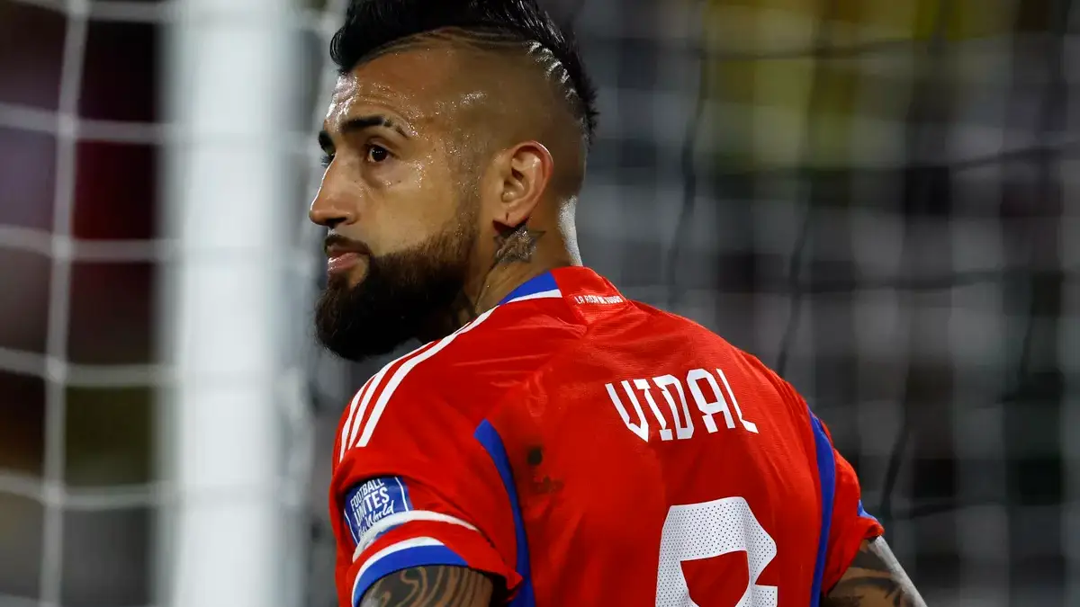 El último partido oficial de Vidal en La Roja fue en septiembre del 2023, ante Colombia.