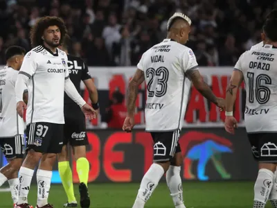 Hinchas desataron su furia contra jugador de Colo-Colo tras derrota con Cobreloa: «Vino a vacacionar»