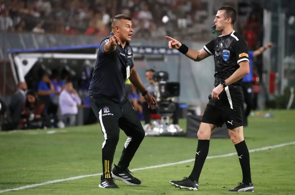 Colo-Colo ya conoce al árbitro para el duelo frente a River Plate.