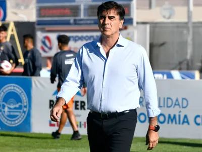 ¿Vuelve a la carga? Aseguran que Colo-Colo estaría interesado en viejo anhelo de Gustavo Quinteros