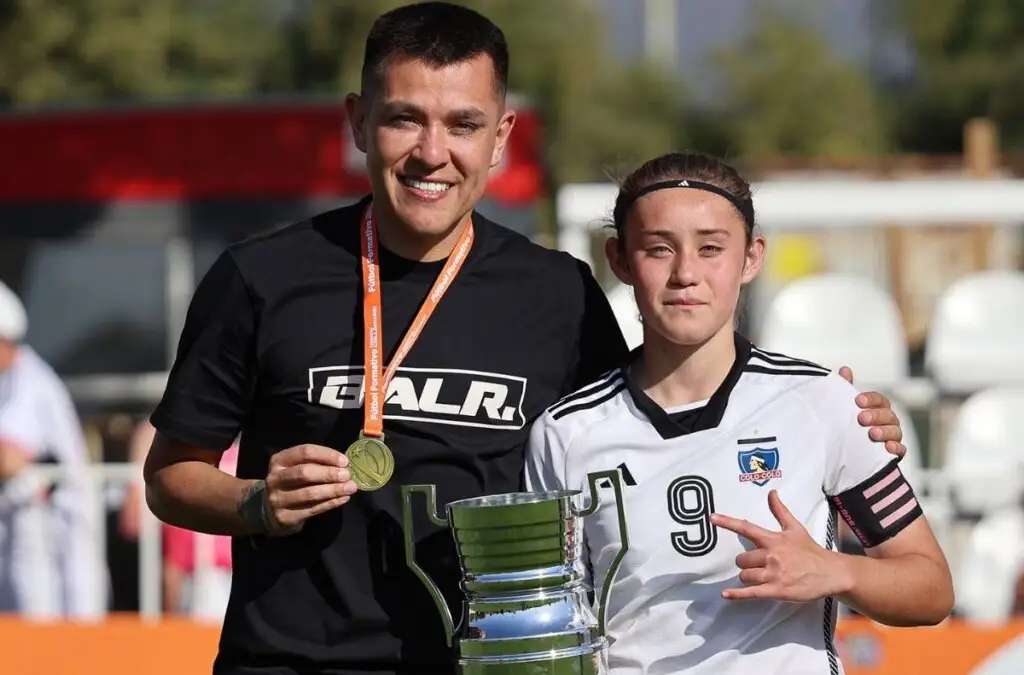 Carlos Muñoz sigue ligado a Colo-Colo por su hija, Catalina Muñoz.