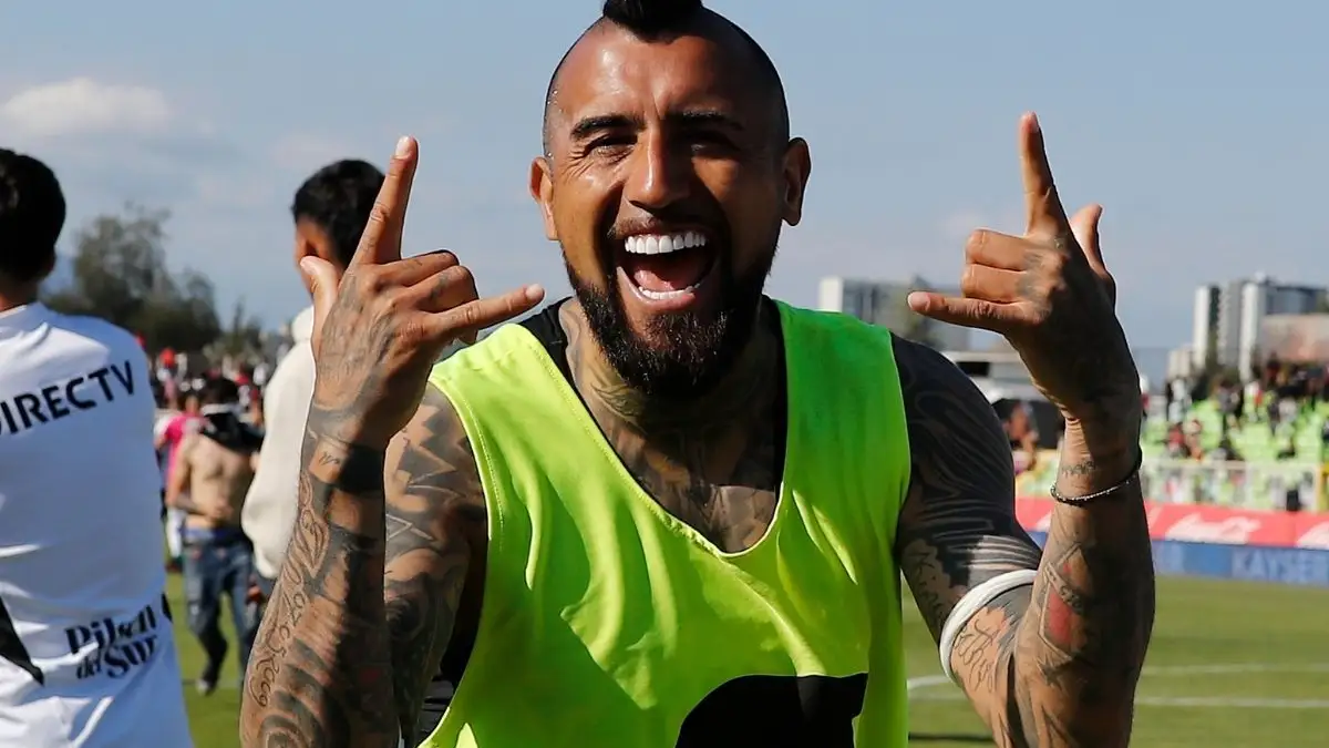 En Colo-Colo destacan la labor de Arturo Vidal con el primer equipo de Colo-Colo.