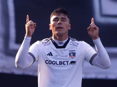 [VIDEO] Como uno más: Damián Pizarro sorprende entrenando con el plantel de Colo-Colo