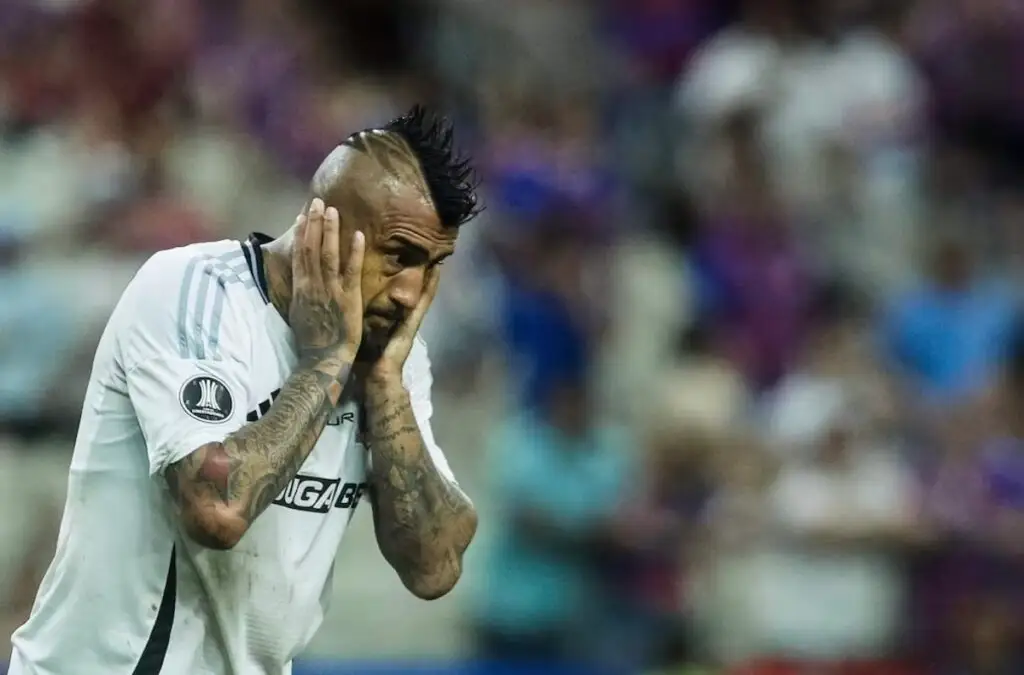 Colo-Colo sufrió una dura derrota ante Fortaleza por Copa Libertadores.