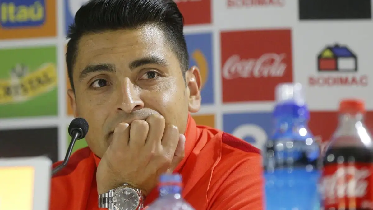 Gonzalo Jara en una conferencia de prensa de la Selección Chilena.