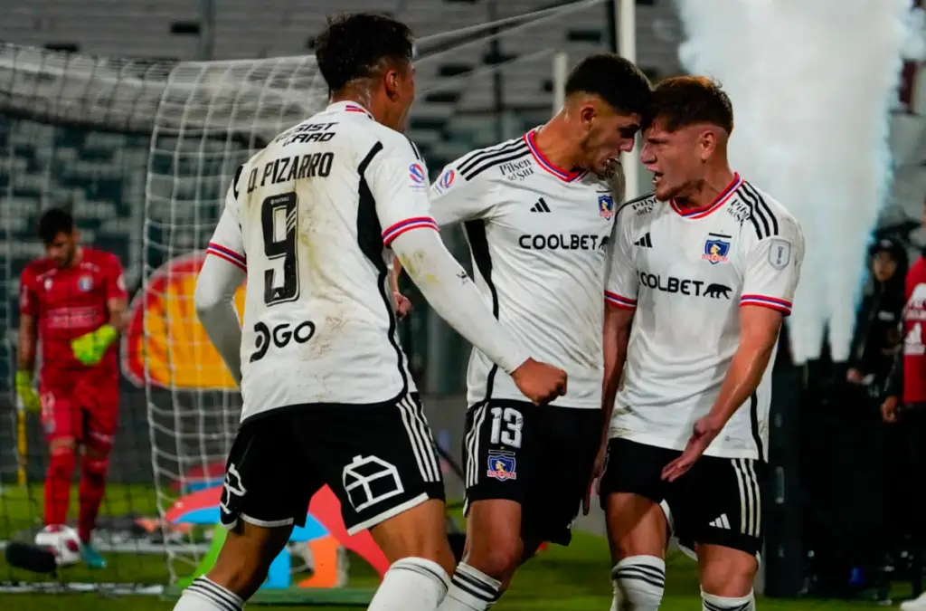 Colo-Colo venció a Audax Italiano y ascendió en la tabla de posiciones.