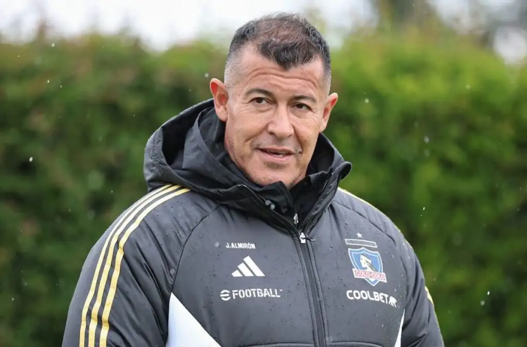 Jorge Almirón recibió un importante respaldo en Colo-Colo.