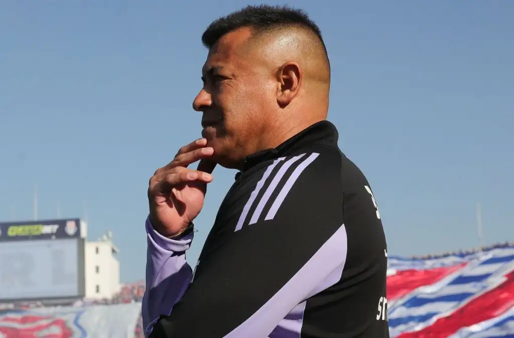 Jorge Almirón recibirá a un Real Valladolid con muchos entrenamientos