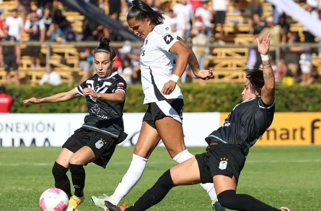 Colo-Colo goleó a Santiago Morning en el clásico femenino.