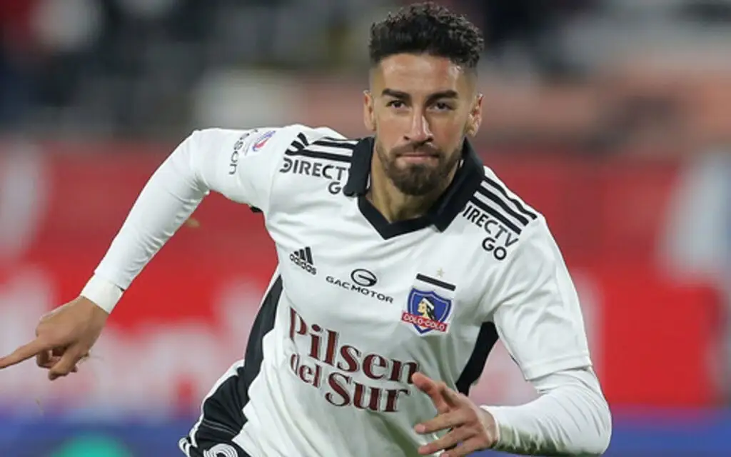 Juan Martín Lucero sigue penando en Colo-Colo.