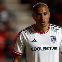 VIDEO: Un silente Leandro Benegas llegó para apoyar a Colo Colo tras ser marginado por Gustavo Quinteros
