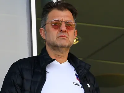 «La posibilidad que habría…»: Aníbal Mosa rompe el silencio por el interés de Colo-Colo sobre Matías Catalán