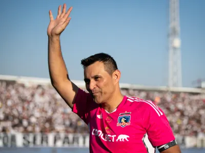 Justo Villar no pudo ocultar su emoción tras la despedida de Esteban Paredes