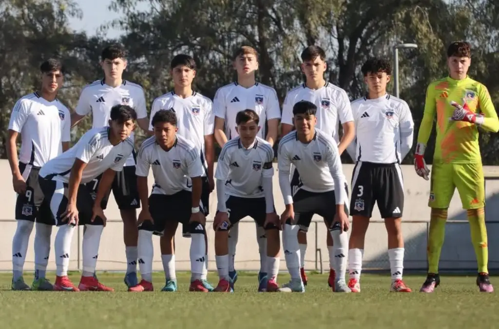 Formación de Colo-Colo vs Universidad de Chile.