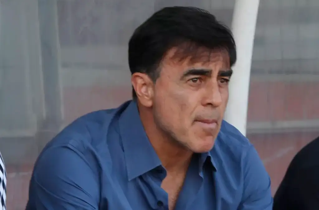 Gustavo Quinteros podría dirigir a Vélez en 2024.