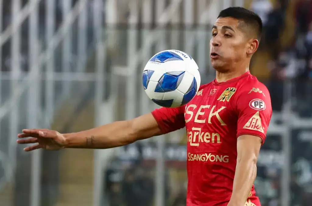 Luis Pavez es una de las alternativas que manejan en Colo-Colo para reforzar la defensa.