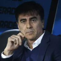 ¿Deja Colo-Colo? Gustavo Quinteros se sincera y reconoce llamados desde el extranjero