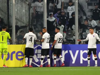 Entregan nuevos detalles sobre reunión secreta entre el plantel de Colo-Colo y la Garra Blanca