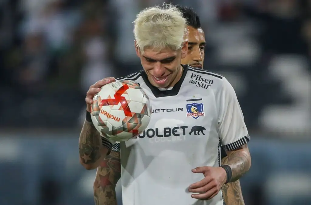 Colo-Colo habría incumplido un acuerdo con Vasco Da Gama por Carlos Palacios.
