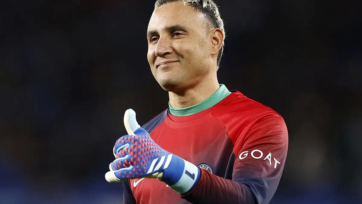 Keylor Navas quiere seguir jugando fuera de Costa Rica y espera tener equipo para el mes de enero.