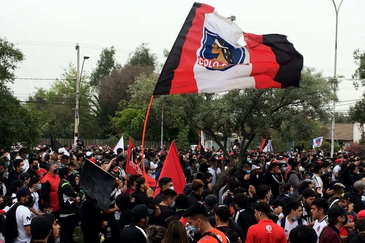 Futbol, Banderazo Colo Colo. Hinchas de Colo Colo realizan banderazo en el Estadio Monumental antes del partido contra Universidad de Concepcion por la permanencia en Primera División del futbol Chileno. Santiago. Chile. 16/02/2021 Marcelo Hernandez/Photosport