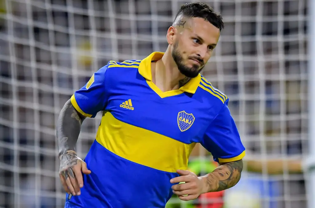 Darío Benedetto no atraviesa por un buen momento en Boca Juniors.