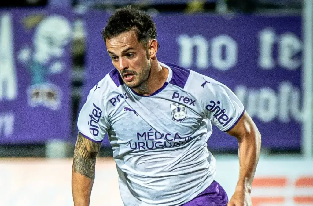 Octavio Rivero no pudo avanzar con Defensor Sporting en la Copa Libertadores.