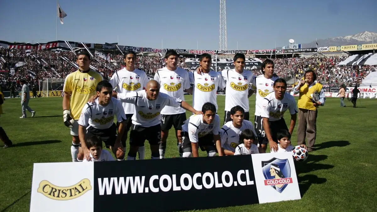 Andrés González y Jorge Valdivia en la formación titular de Colo-Colo en 2006.