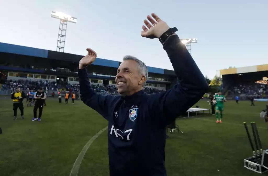 Gustavo Álvarez es opción para reemplazar a Gustavo Quinteros en Colo-Colo.