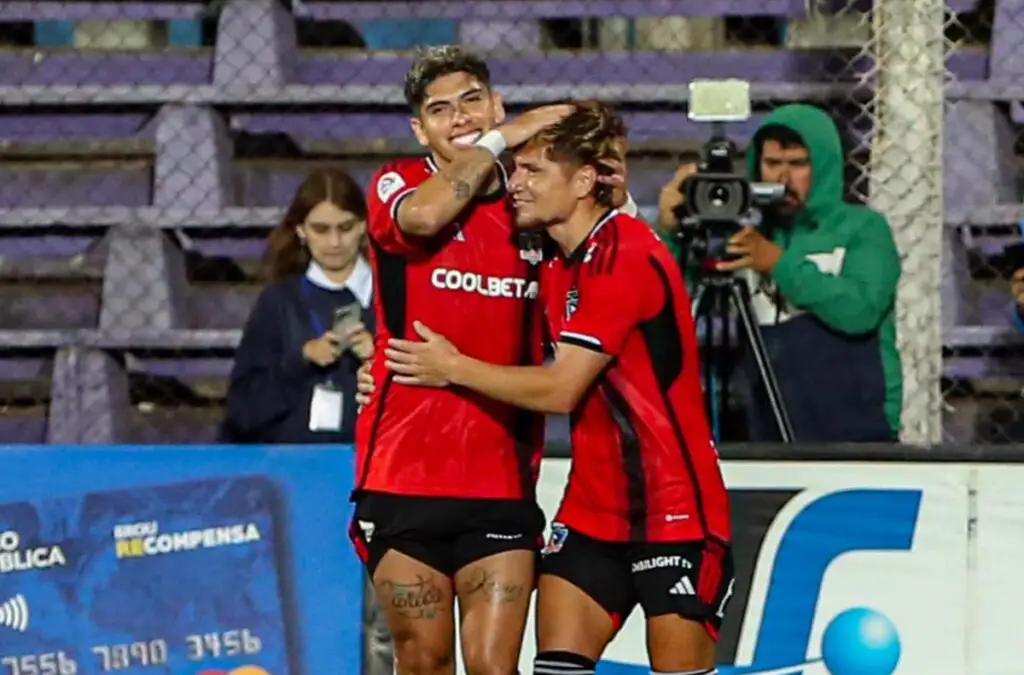 Carlos Palacios y Leonardo Gil compartieron camarín durante dos temporadas en Colo-Colo.