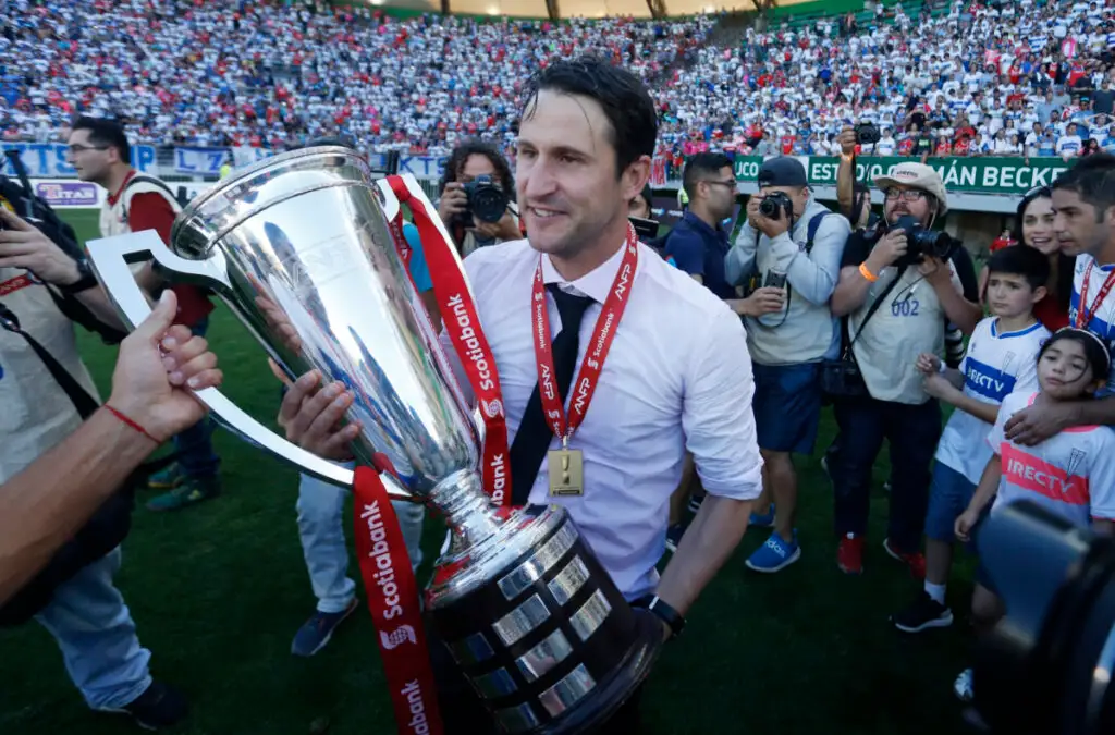 Beñat San José, con pasos por Deportes Antofagasta y la UC, fue ofrecido para reemplazar a Jorge Almirón en Colo-Colo.