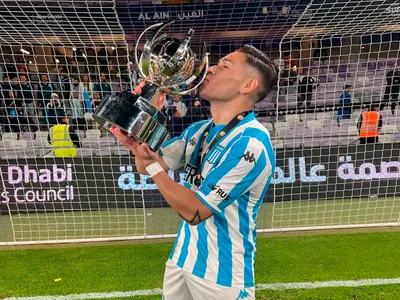 A darlo todo: El importante reconocimiento a Óscar Opazo en Argentina tras su llegada a Racing Club