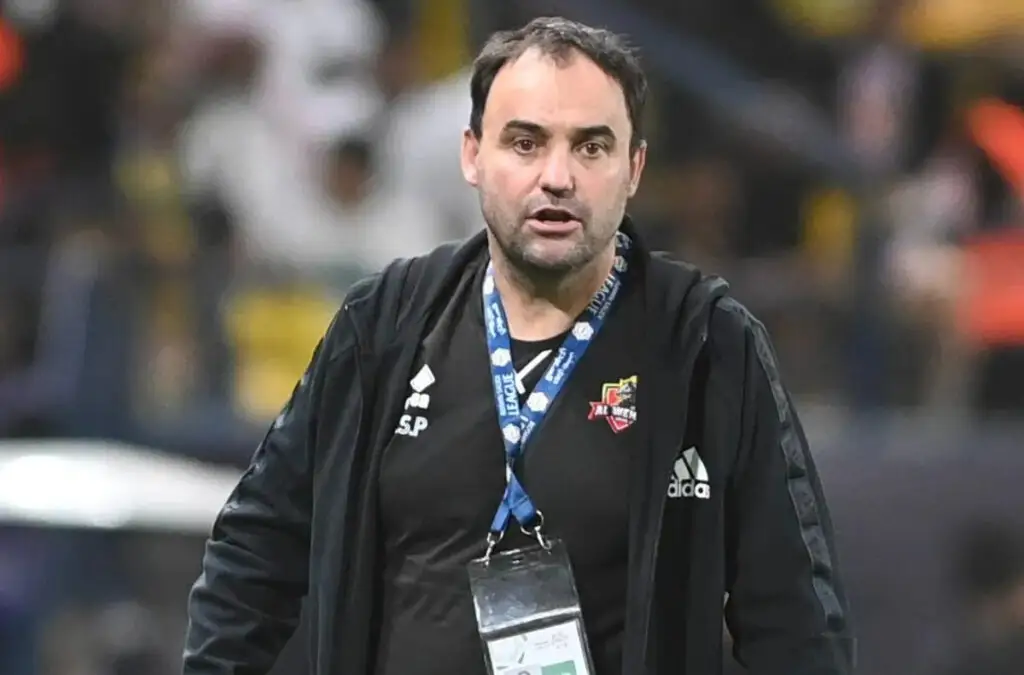 El técnico volvería a Arabia Saudita para dirigir el Al-Wehda.