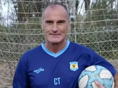 El DT que espera reemplazar a Luis Mena en Colo Colo: «Estuve en Boca, sé lo que es un club ganador»