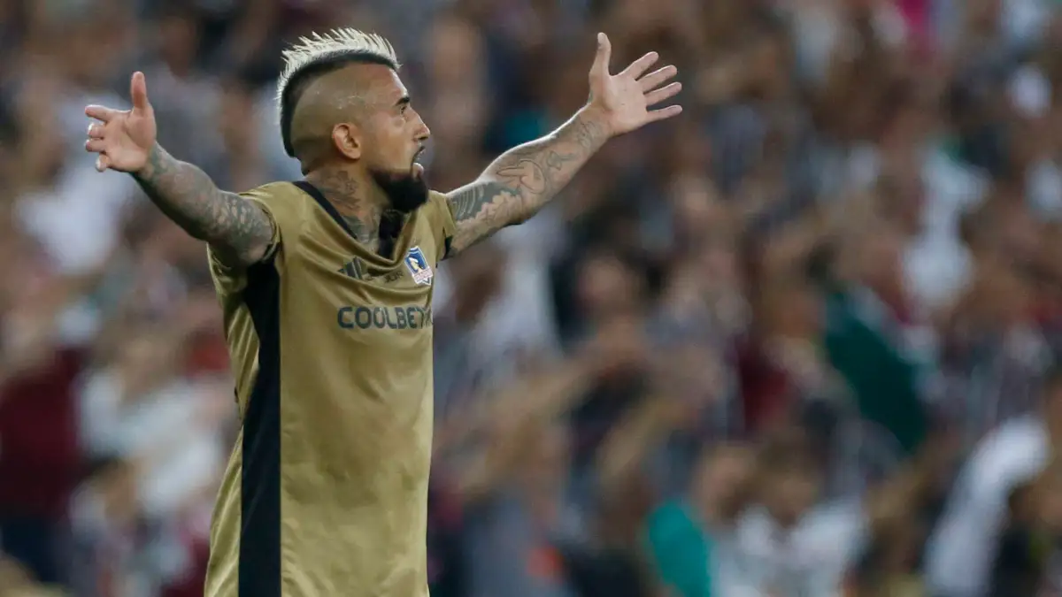 Futbol, Fluminense vs Colo Colo. Fase de grupos, Copa Libertadores 2024. El jugador de Colo Colo Arturo Vidal juega el baln durante el partido por el Grupo a de Copa Libertadores en el Estadio Maracana de Rio de Janeiro. Rio de Janeiro, Brasil. 09/04/2024 Pier Giorgio/Photosport Football, Fluminense vs Colo Colo Group stage, Copa Libertadores 2024. Colo ColoÕs player Arturo Vidal play the ball during A Group match for Copa Libertadores in Maracana stadium in Rio de Janeiro, Brazil. 09/04/2024 Pier Giorgio/Photosport