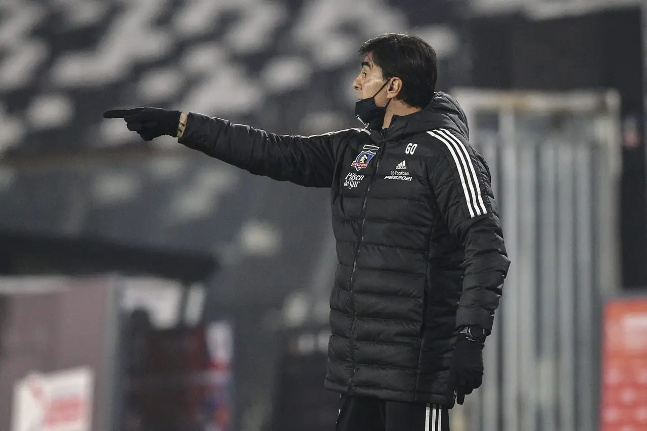 Futbol, Colo Colo vs Deportes La Serena. Octavos de final, partido de vuelta, Copa Chile 2021. El entrenador de Colo Colo Gustavo Quinteros es fotografiado durante el partido de vuelta de los octavos de final de la Copa Chile realizado en el estadioMonumental, Santiago, Chile. 04/07/2021 Felipe Zanca/Photosport Football, Colo Colo vs Deportes La Serena. Round of 16, second leg, 2021 Copa Chile Championship. Colo Colo’s head coach Gustavo Quinteros is photographed during the round of 16, second leg match of the Copa Chile Championship held at the Monumental stadium in Santiago, Chile. 04/07/2021 Felipe Zanca/Photosport