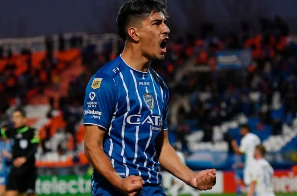 Colo-Colo busca el fichaje de Salomón Rodríguez.