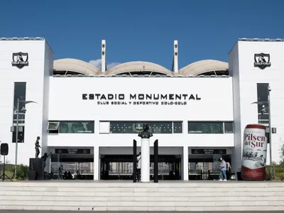 CSD Colo-Colo revela conversaciones con Blanco y Negro para la remodelación del Estadio Monumental