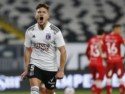 Colo-Colo se impone por sobre Curicó Unido