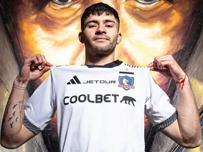 No sólo dinero: Colo-Colo cedió parte del pase de un jugador para fichar a Cristián Riquelme