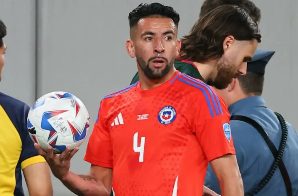 Mauricio Isla se encuentra totalmente vigente a sus 36 años.