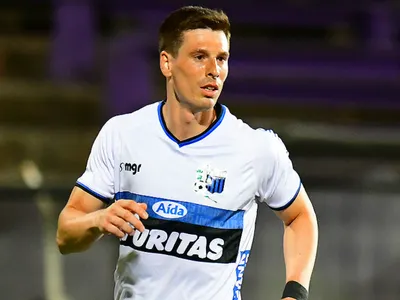 «Hubo contacto»: Ex figura del fútbol chileno confesó interés de Colo-Colo por ficharlo y explicó relación con crack albo