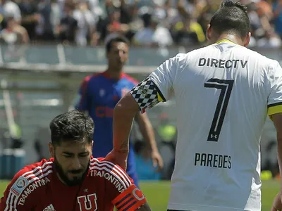 Johnny Herrera se quiso hacer el gracioso y ninguneó los títulos de Esteban Paredes con la camiseta de Colo Colo