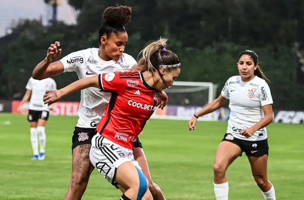Colo-Colo Femenino cayó ante Corinthians en su estreno por la Copa Libertadores.